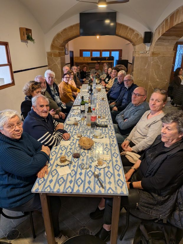 Arribada la Candalera, celebrant el dinar de cloenda de la campnaya de Nadal